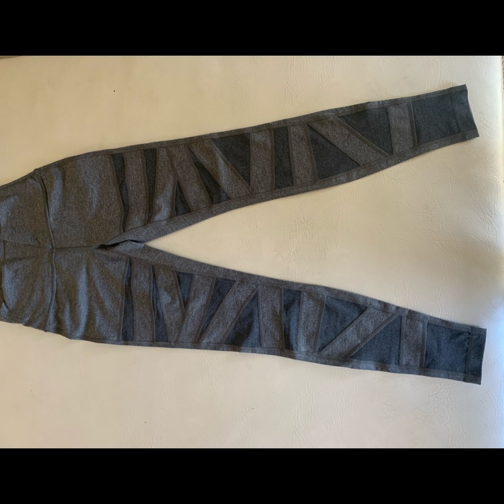 Size 6 lululemon high rise tech mesh